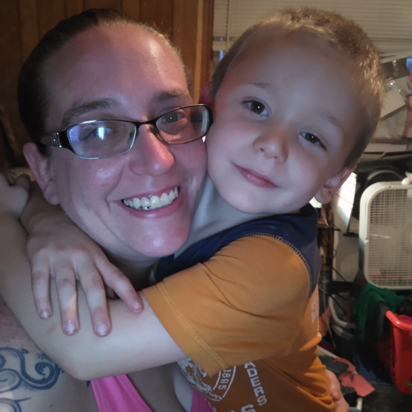 Meet your Posher, Jessica - Picture 2 of 2